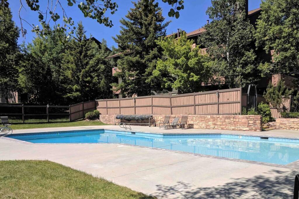 Cozy Top Floor Condo With Mountain Views Park City Bagian luar foto