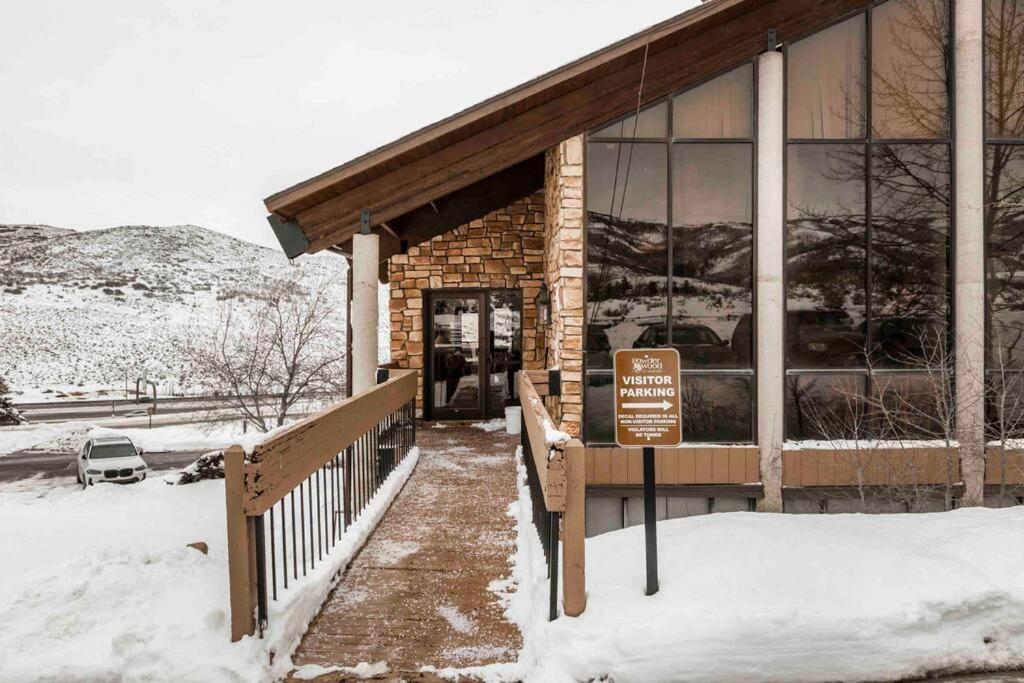 Cozy Top Floor Condo With Mountain Views Park City Bagian luar foto