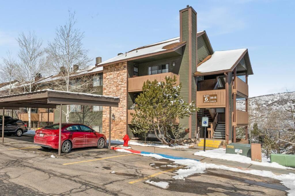 Cozy Top Floor Condo With Mountain Views Park City Bagian luar foto