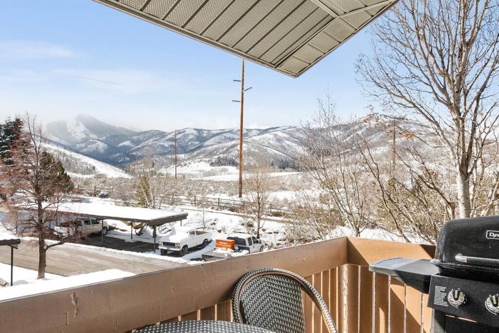 Cozy Top Floor Condo With Mountain Views Park City Bagian luar foto